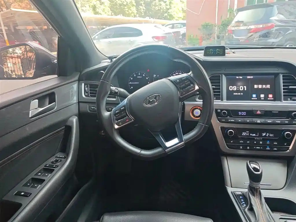 Hyundai Sonata 2017 1.6T GLS Smart фото 11