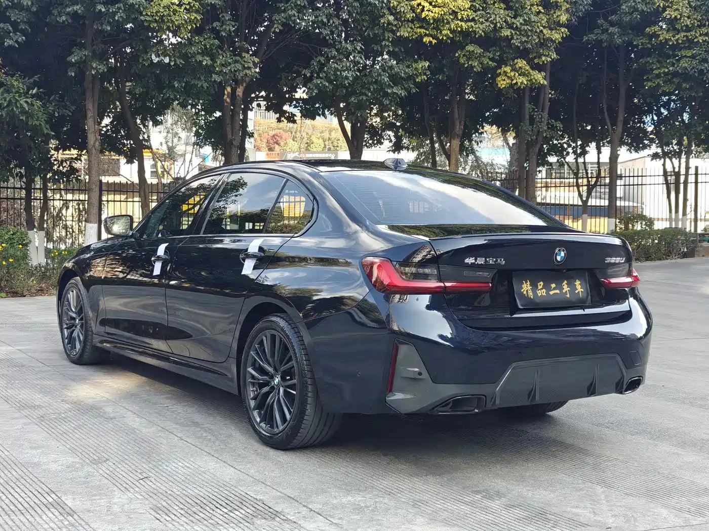 BMW 3 Series 2023 325Li M Sport Black Night Package фото 14