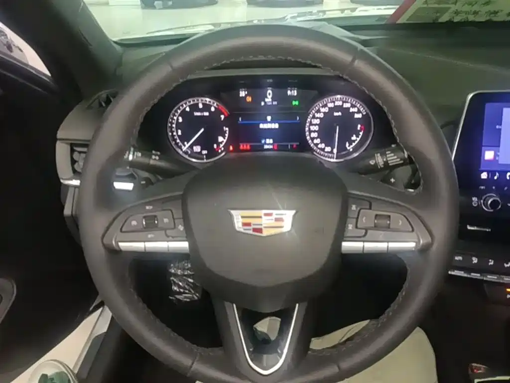 CADILLAC CT4