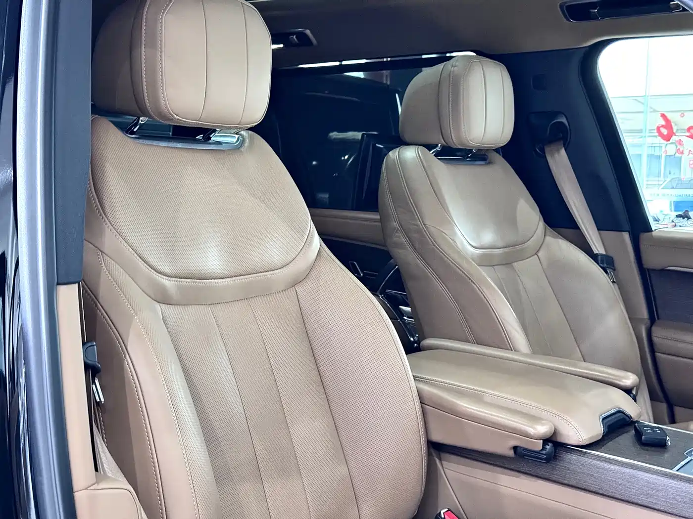 Land Rover Range Rover 2023 3.0 L6 400PS Genesis Extended Version фото 27