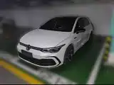 Фото 1 - Volkswagen Golf