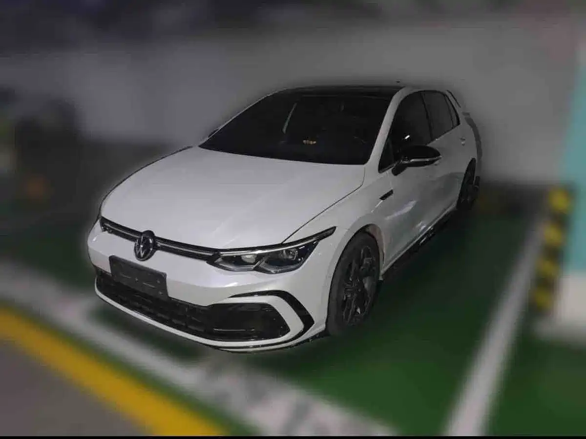 Фото 1 - Volkswagen Golf