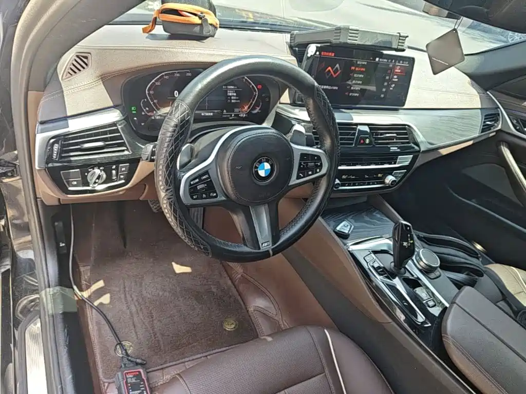 Фото 10 - BMW 5 Series