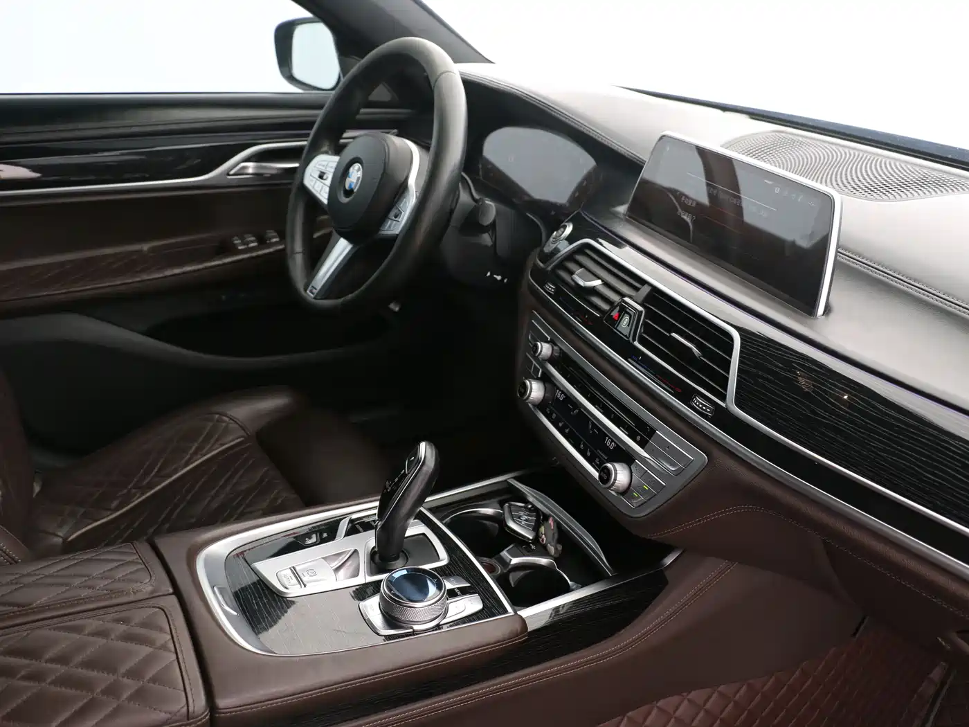 BMW 7 Series 2019 740Li Leading M Sport Package фото 8
