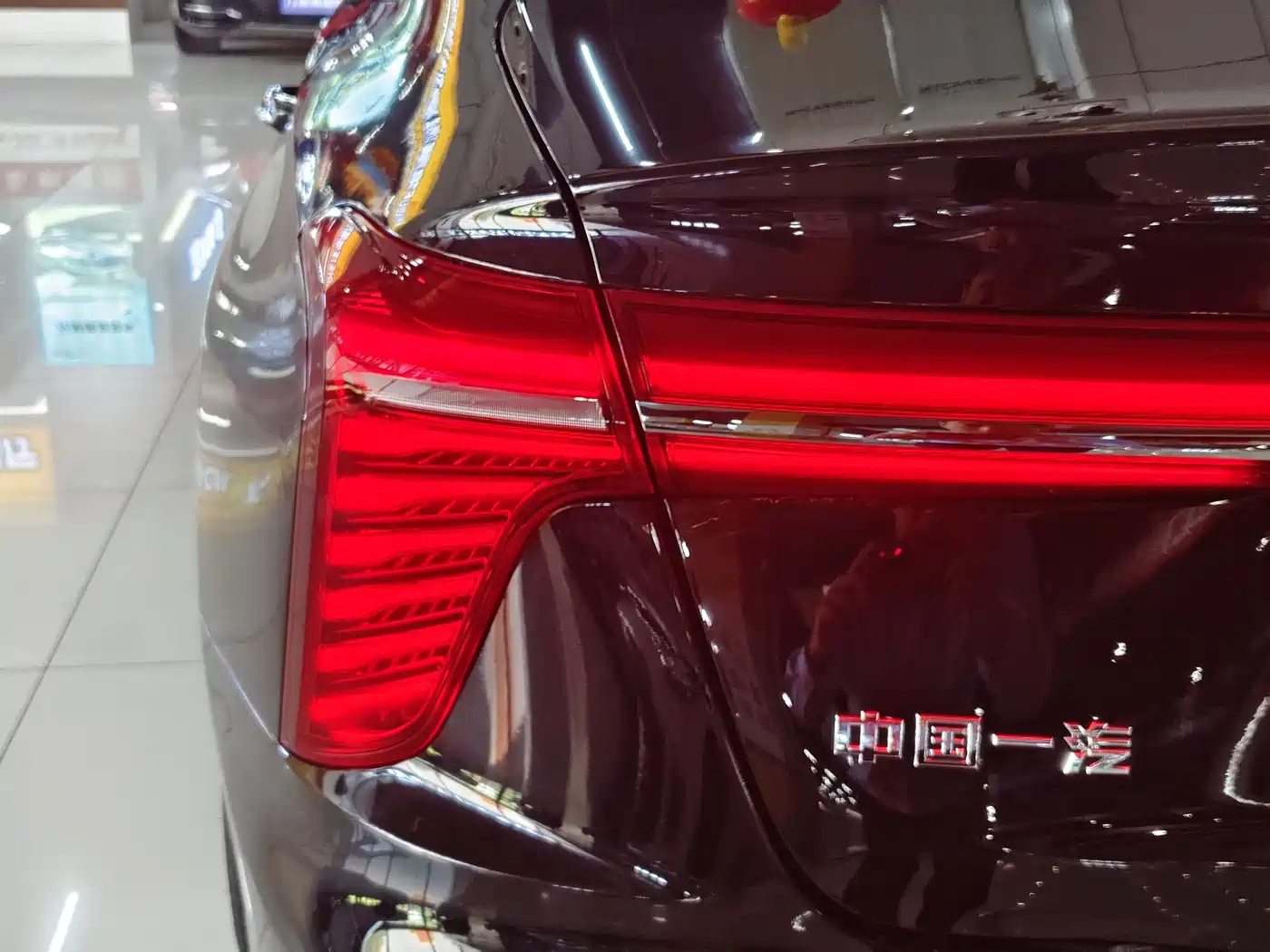 Hongqi H5 2025 2.0T Automatic Flag Celebration 500,000 Units Anniversary Edition фото 17