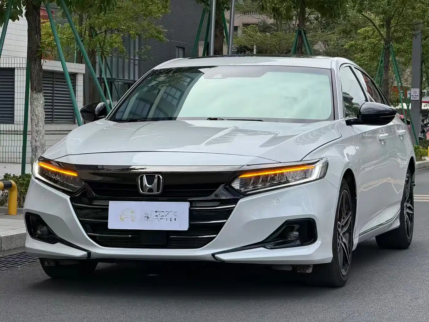 Фото 1 - Honda Accord
