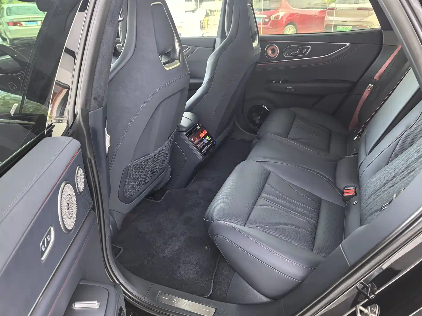 ZEEKR EXTREME KRYPTON 001