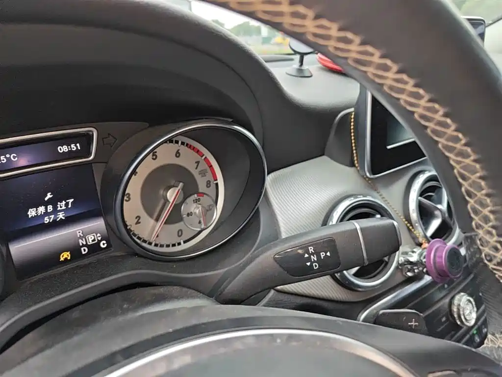 Mercedes-Benz GLA 2016 GLA 200 Dynamic фото 14