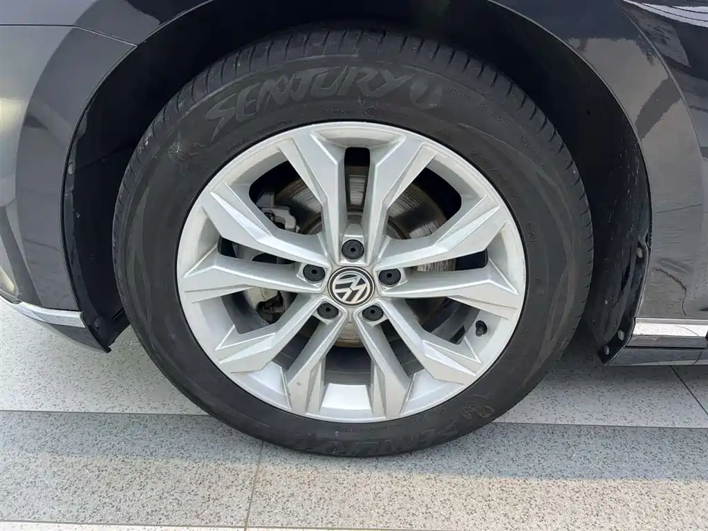 Volkswagen Magotan 2018 Facelift 330TSI DSG Luxury фото 10