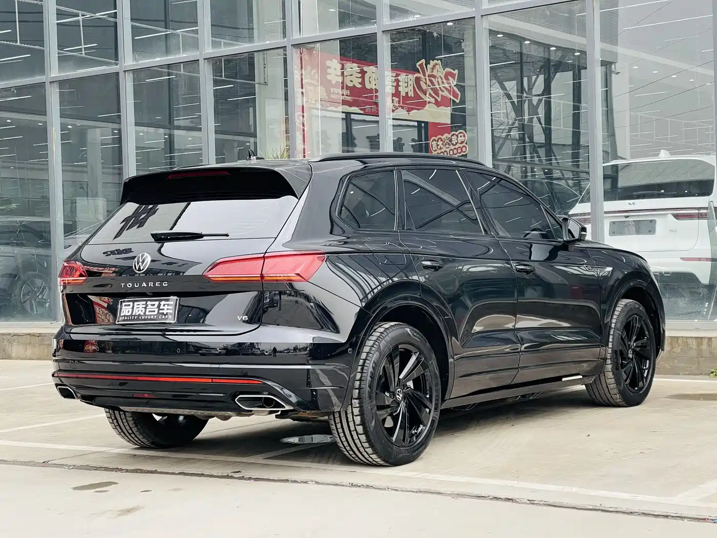 VOLKSWAGEN TOUAREG