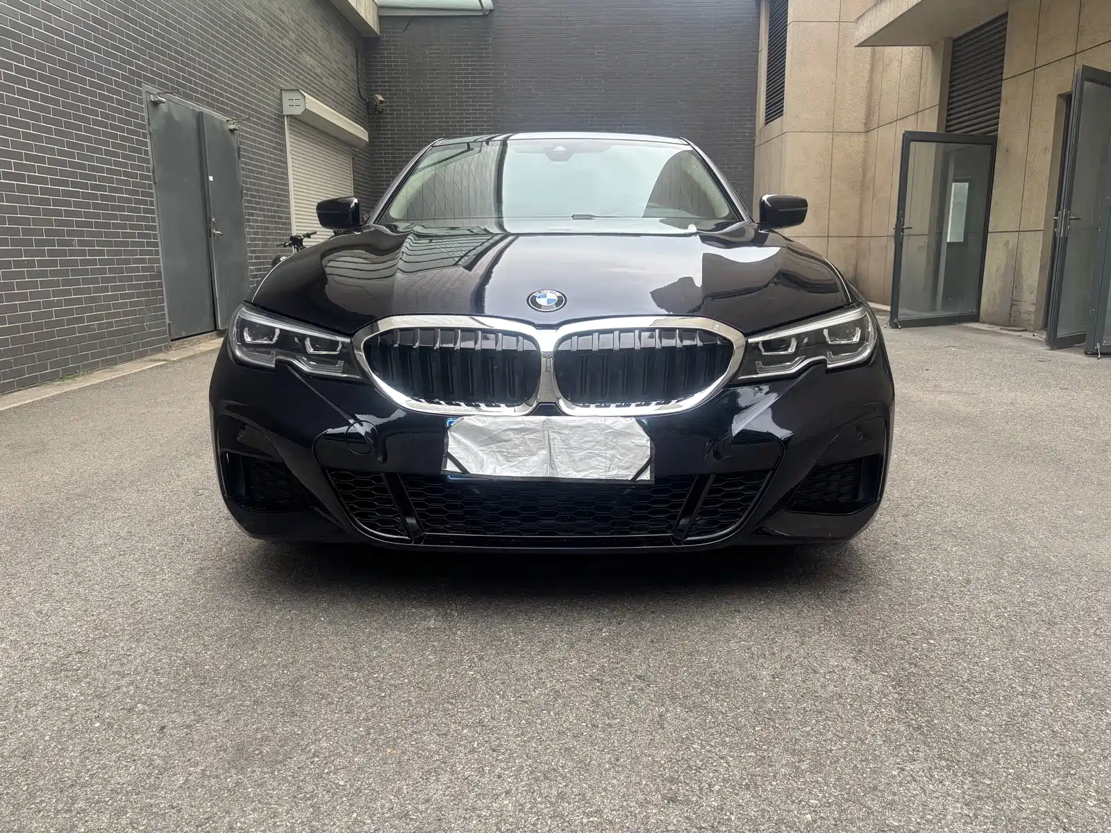 Photo 2 - BMW 3 Series