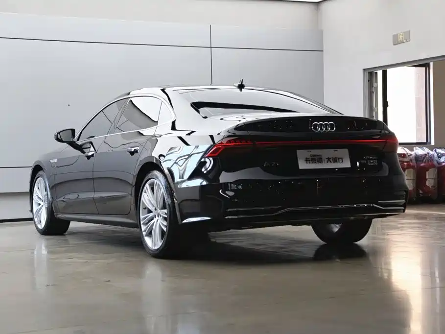 Audi A7L 2026 2025 Model Year 45 TFSI quattro Premium