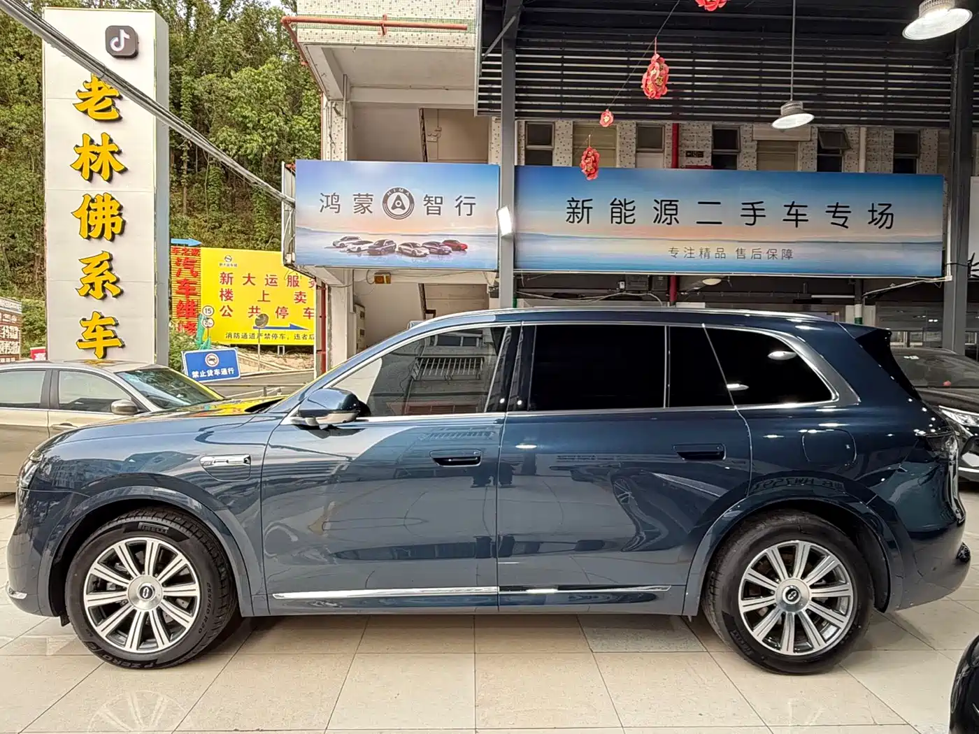 AITO Wenjie AITO M8 2025 Model Extended Range Max+ Edition 53.4kWh 6-Seater фото 8