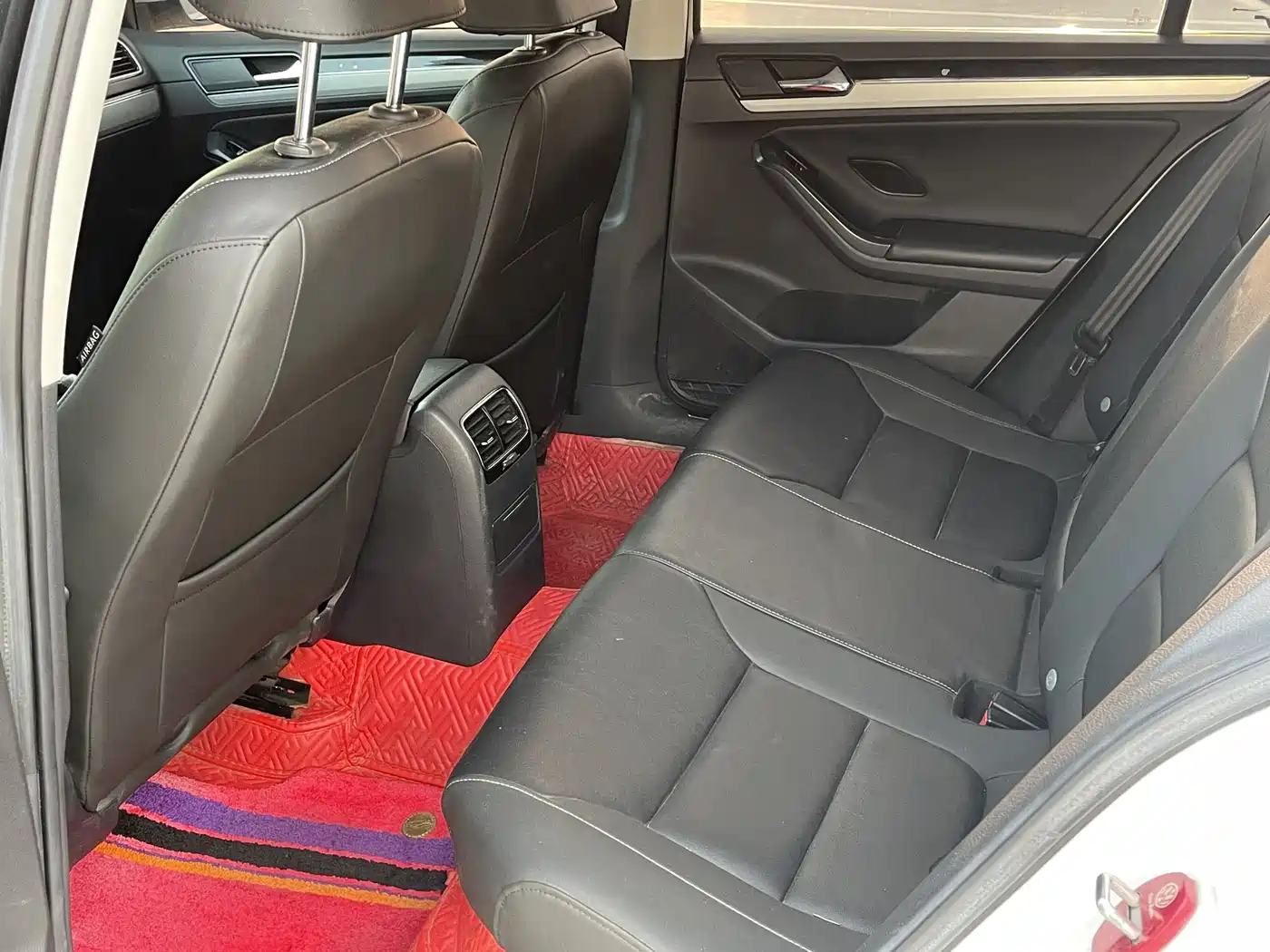 Volkswagen Sagitar 2018 280TSI DSG Spark Edition фото 4