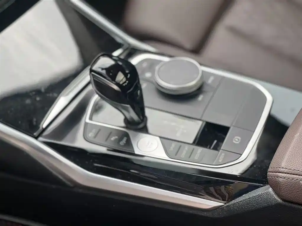 BMW 3 Series 2022 320Li M Sport Package фото 10