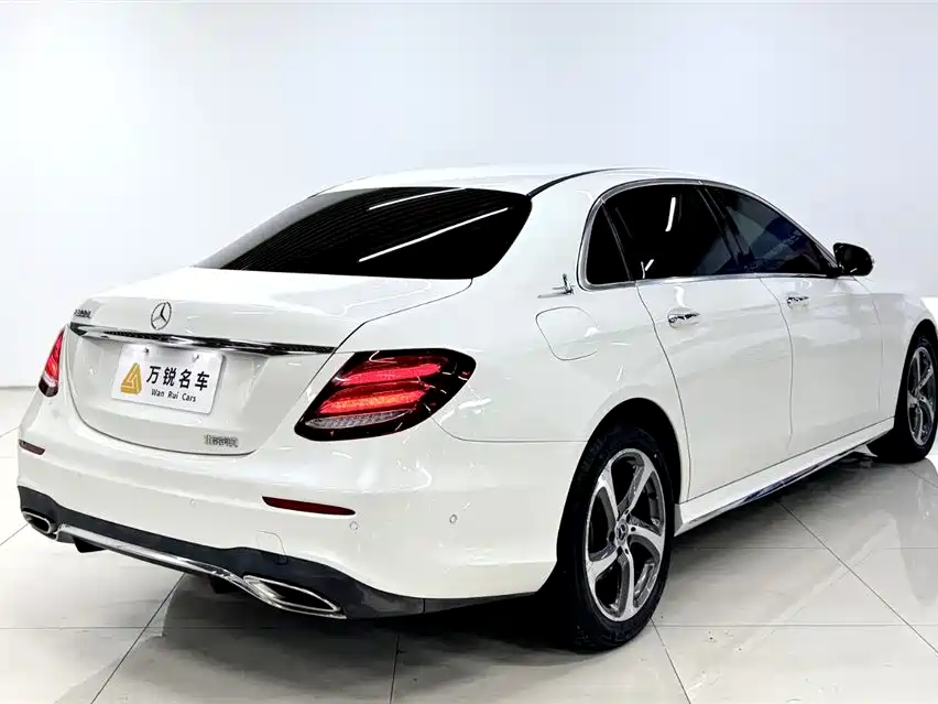 Mercedes-Benz E-Class 2017 E 300 L Sport Fashion фото 3