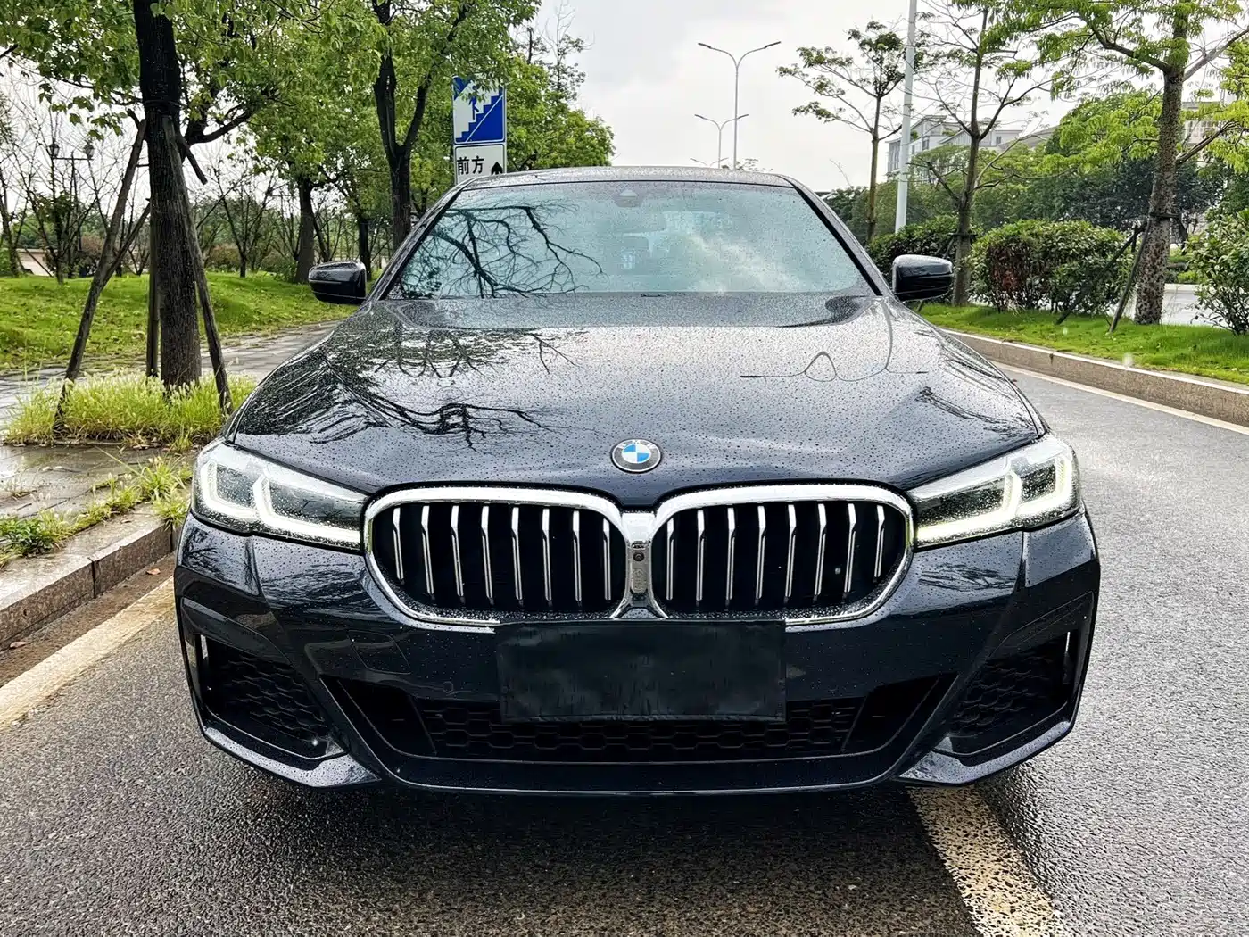 Photo 1 - BMW 5 Series
