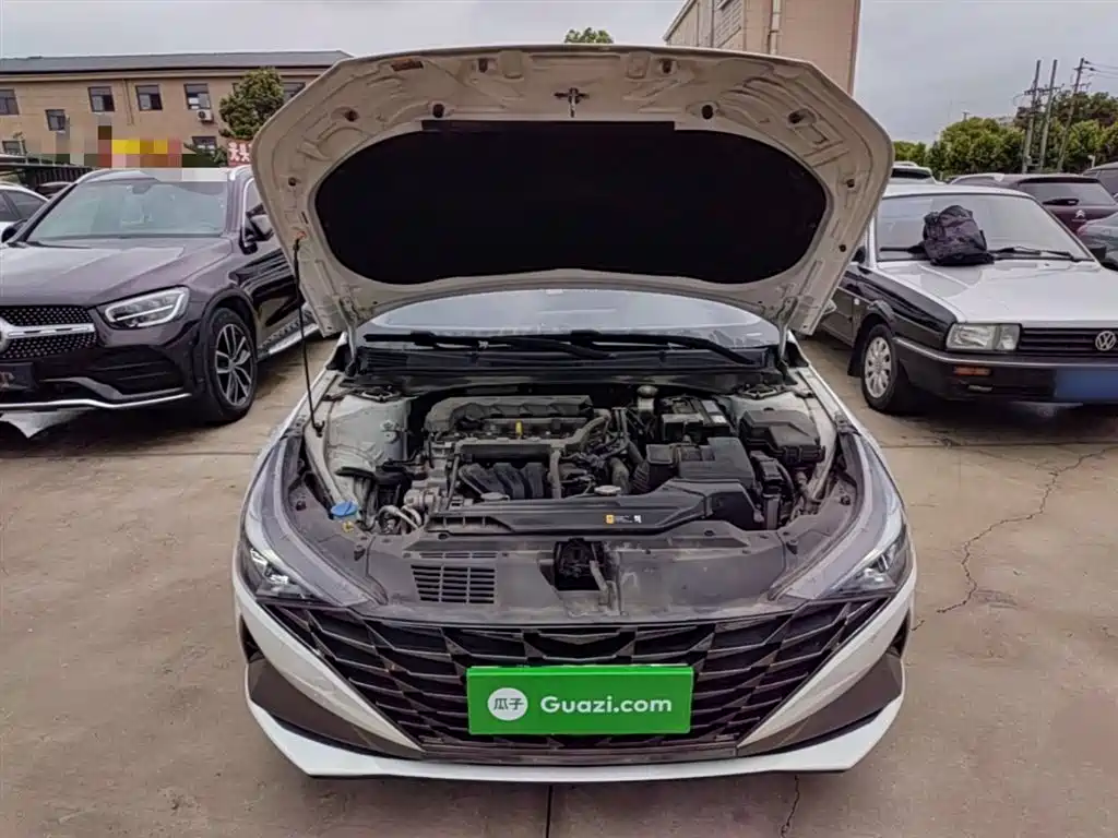 Hyundai Elantra 2022 1.5L CVT LUX Premium Edition фото 20