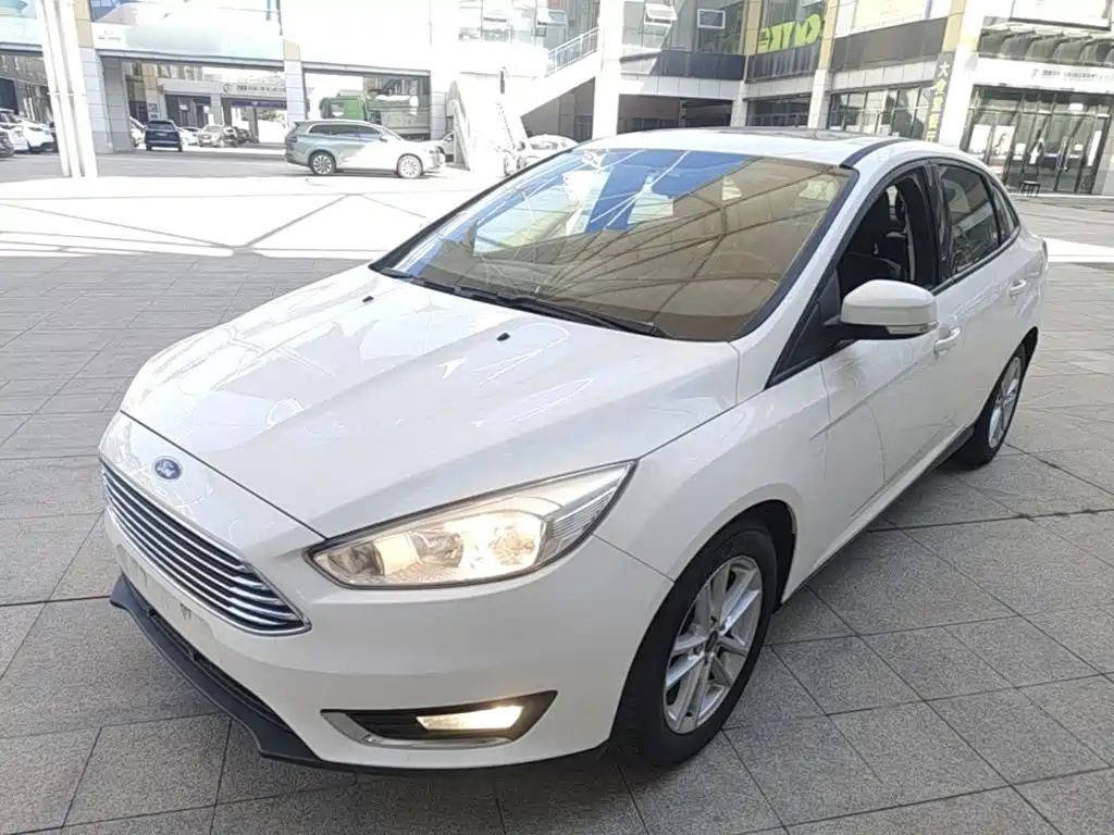 Фото 2 - Ford Focus