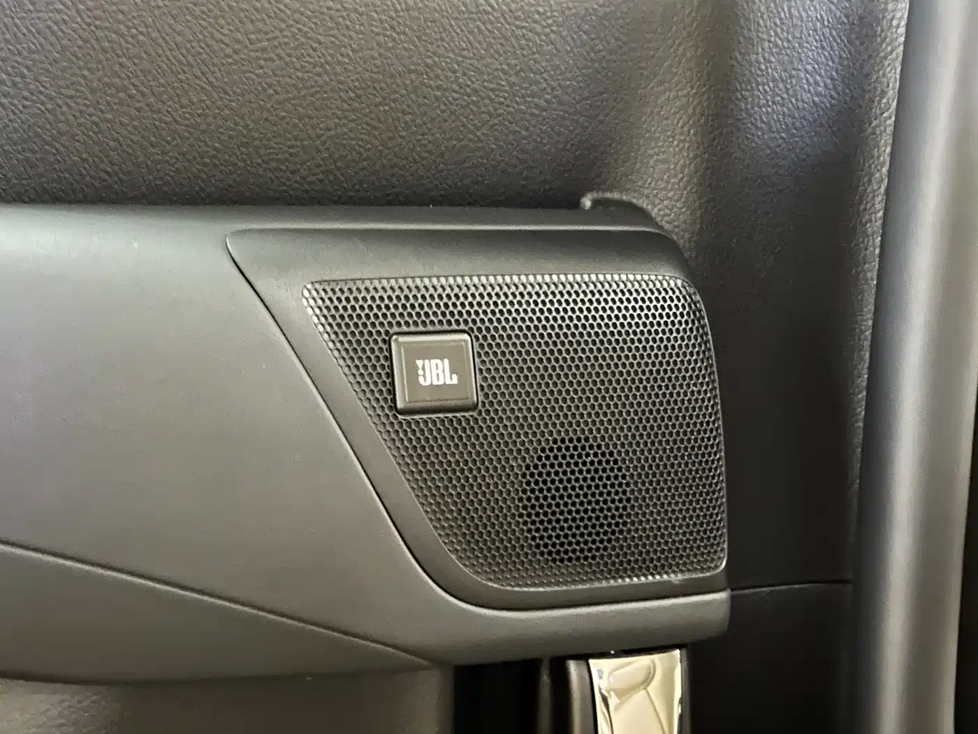 Toyota Alphard 2018 Facelift 3.5L Premium Edition фото 17