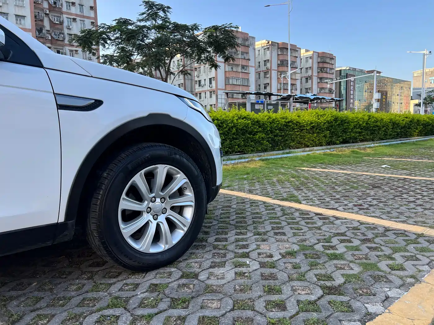 Land Rover Discovery Sport 2016 2.0T SE фото 7