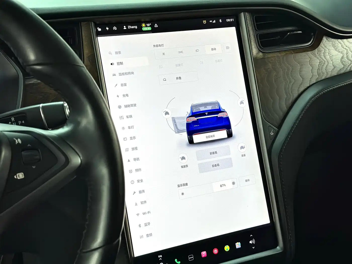 TESLA MODEL X