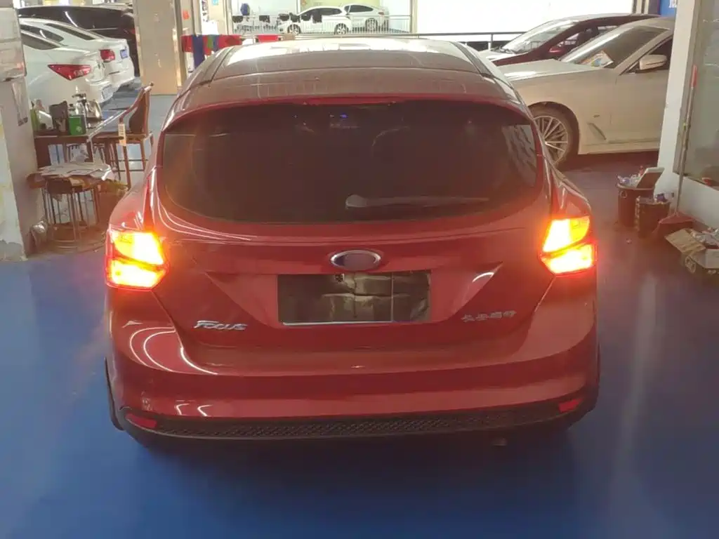 Фото 6 - Ford Focus