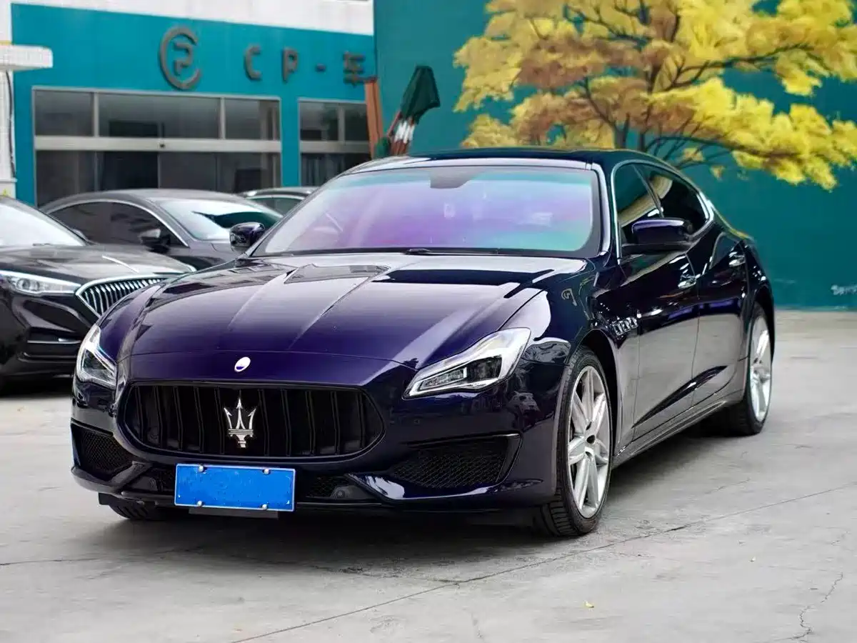 Фото 1 - Maserati Quattroporte