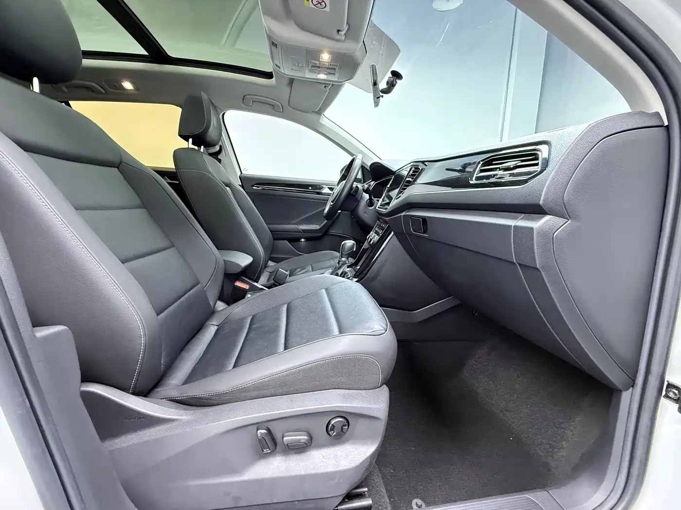 Volkswagen T-ROC 2022 280TSI DSG 2WD Comfort PLUS фото 12