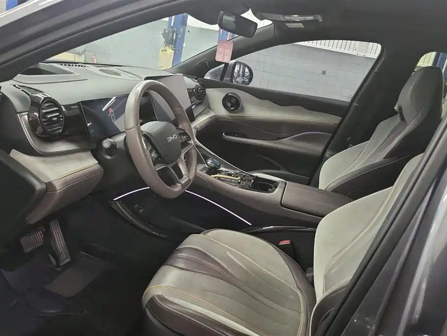 BYD Frigate 07 2024 Glory Edition DM-i 205KM Flagship фото 9