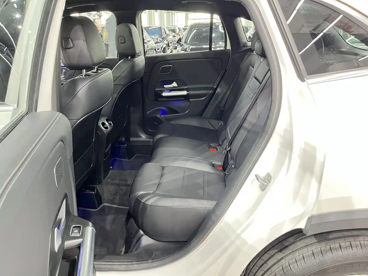 MERCEDES-BENZ GLA