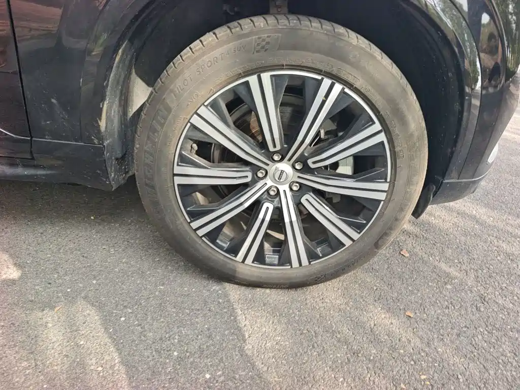Photo 24 - Volvo XC90