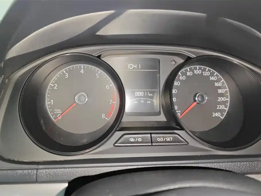 Volkswagen Lavida 2017 1.6L Automatic Trend Edition фото 14