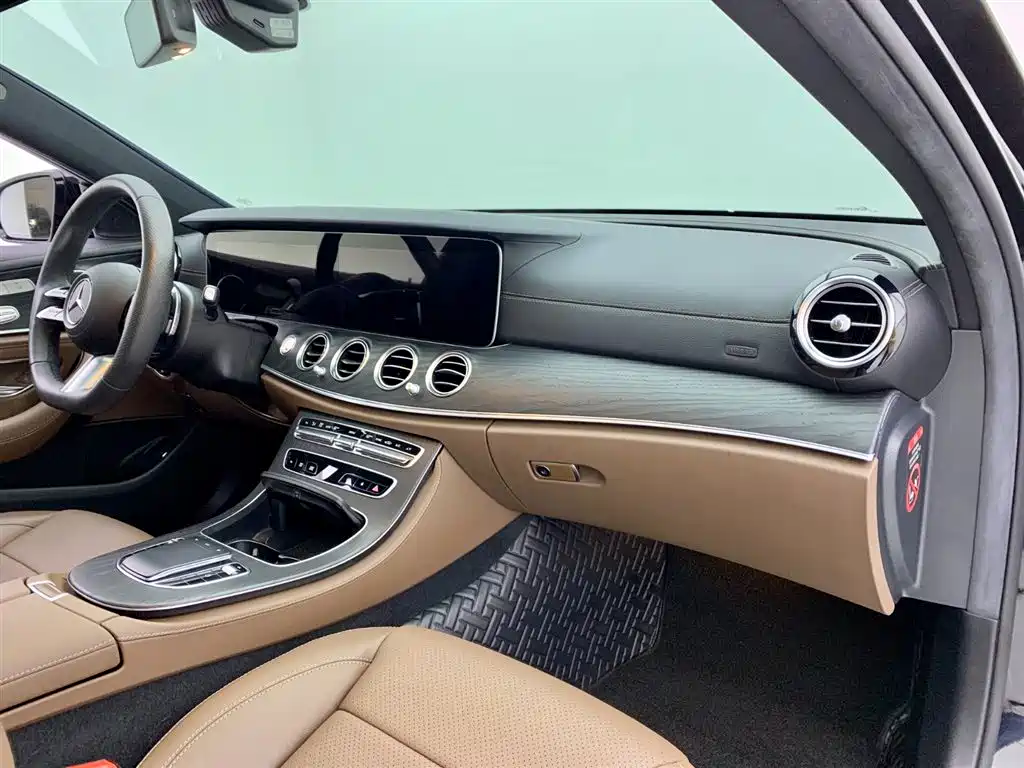 Mercedes-Benz E-Class 2023 E 300 L Sport Fashion фото 16