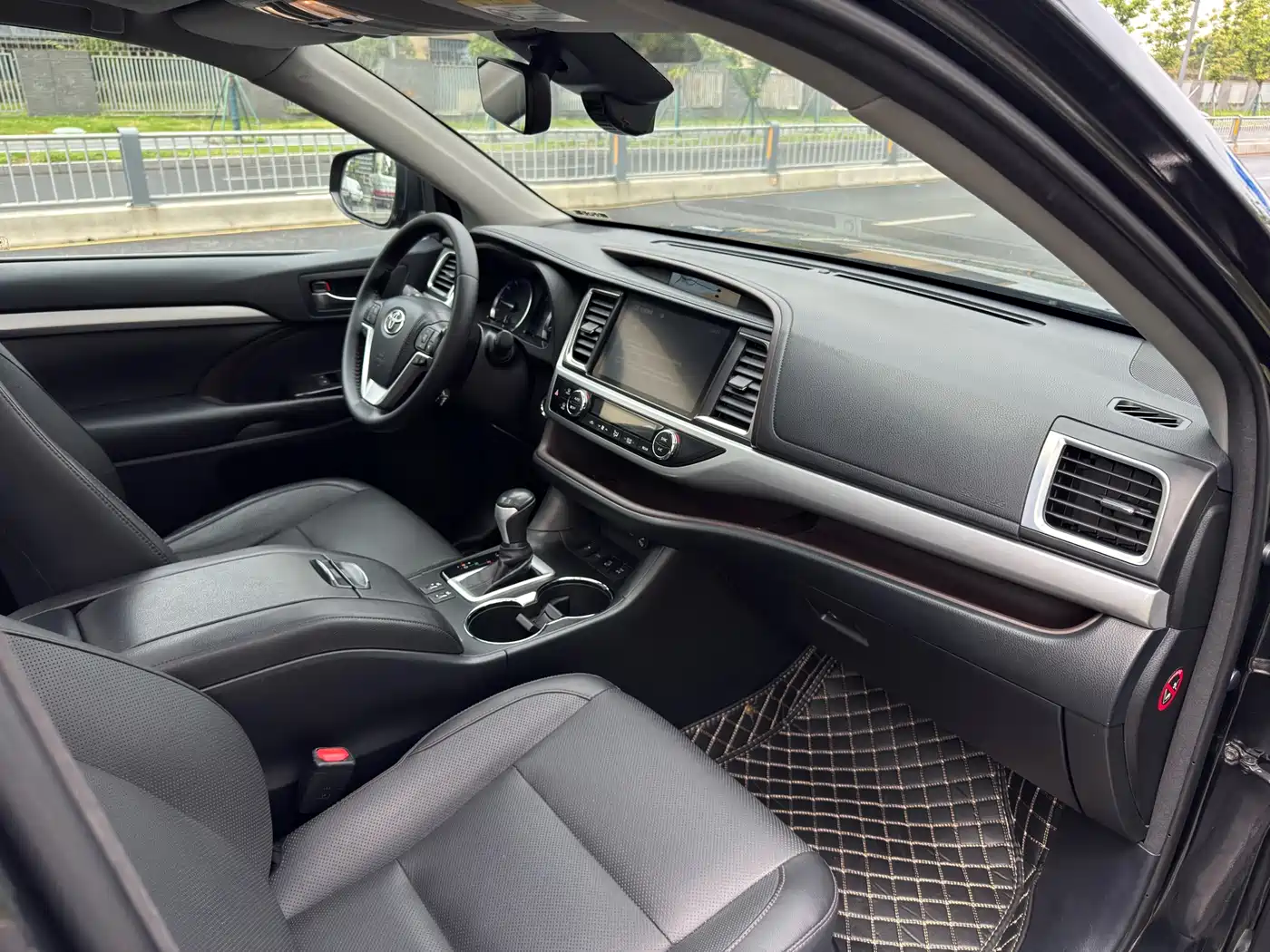 Toyota Highlander 2018 2.0T 4WD Premium 7-seater (China V) фото 7