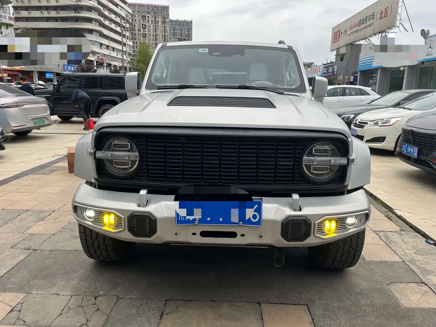 TANK CO CREATION TANK 300