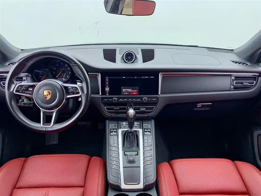 Porsche Macan 2020 Macan 2.0T фото 18