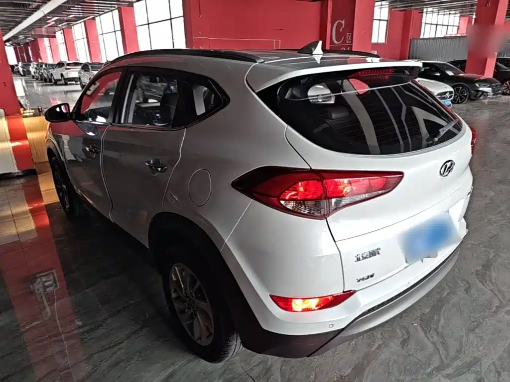 Hyundai Tucson 2015 1.6T Dual Clutch 2WD Smart фото 5