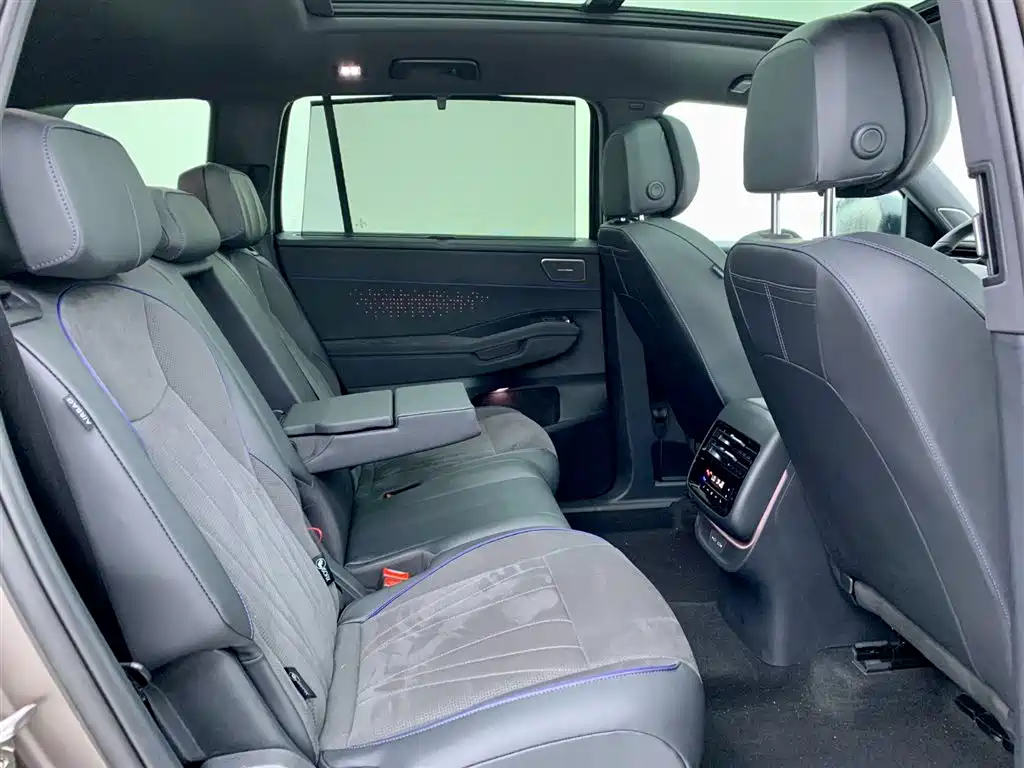 Volkswagen Teramont 2025 Teramont Pro 450TSI 4WD Summit Edition фото 15