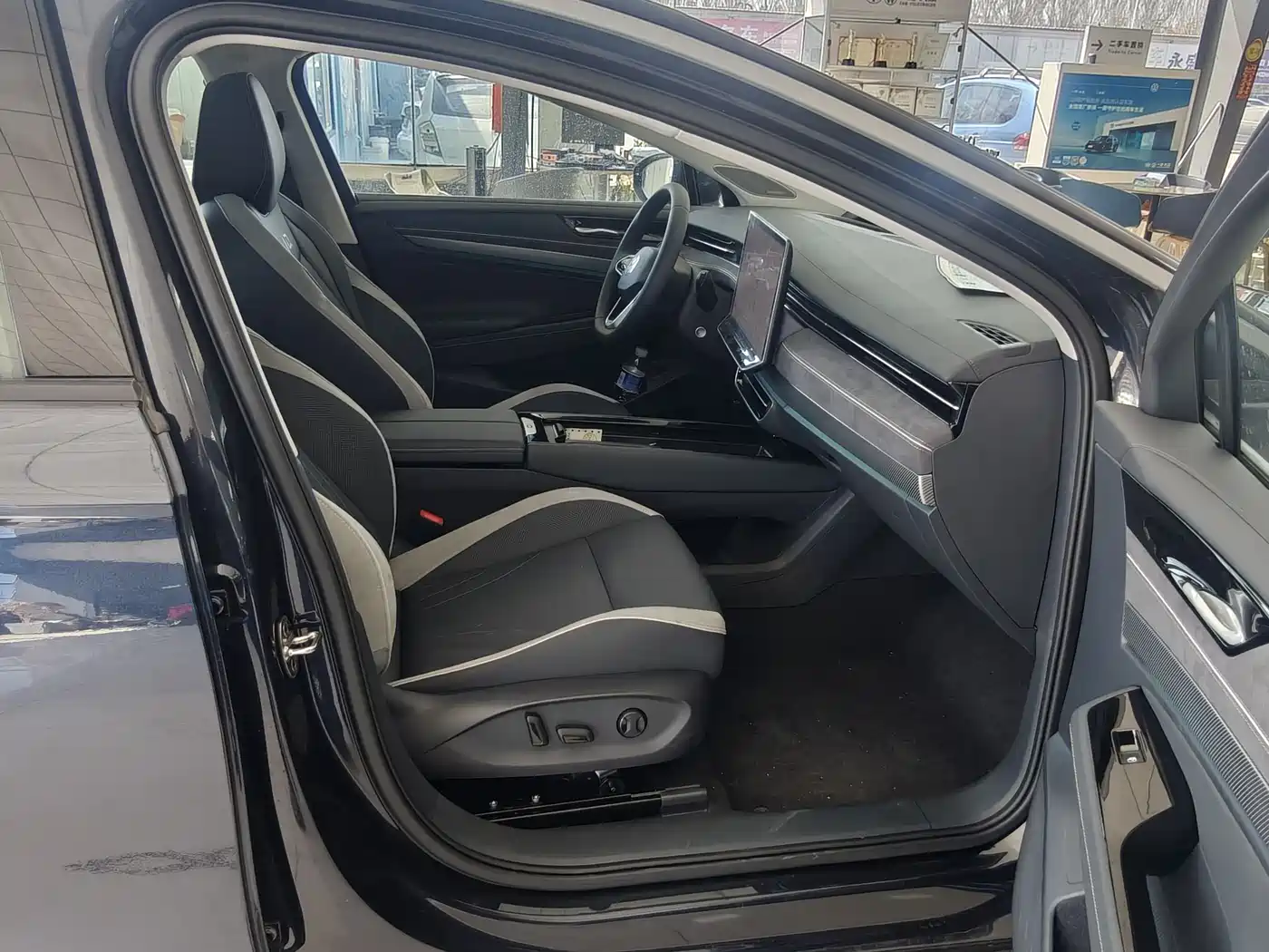 VOLKSWAGEN ID.7 VIZZION