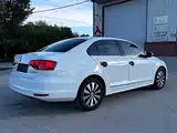 Photo 7 - Volkswagen Sagitar