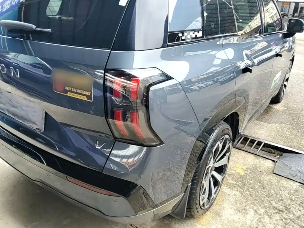 Aion V 2025 2024 Aion Tyrannosaurus 650 LiDAR Edition