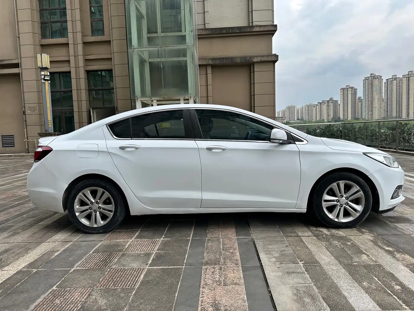 Chevrolet Cruze 2015 1.5L Automatic Luxury Edition фото 7
