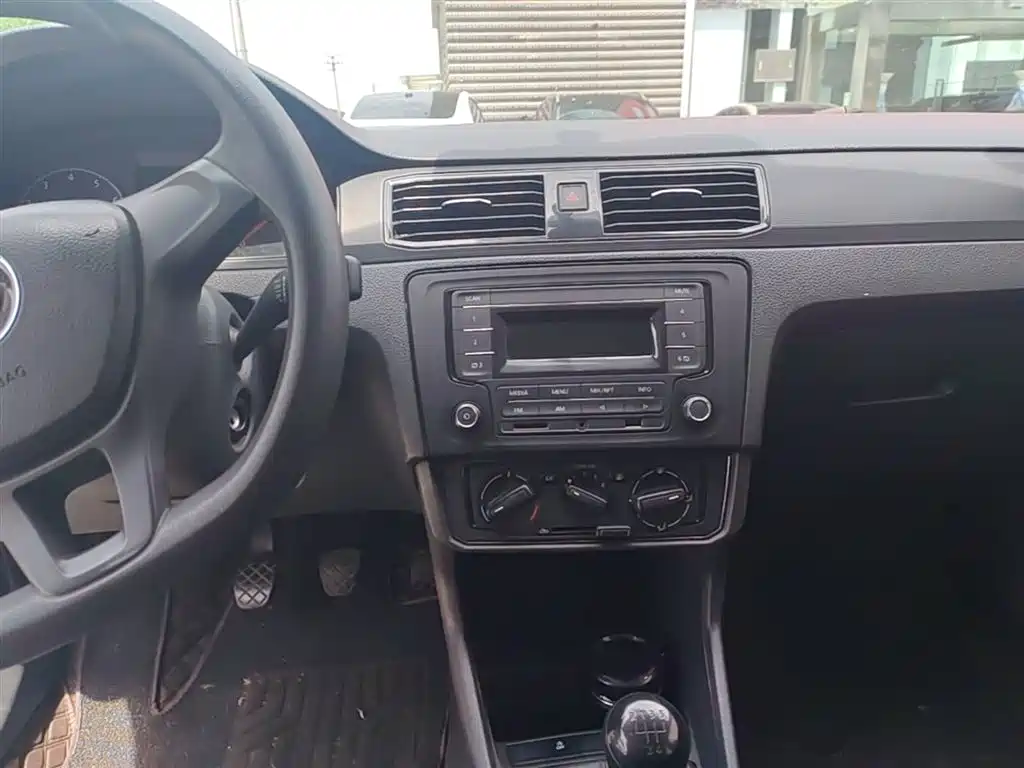 Volkswagen Santana 2018 1.5L Manual Trend Edition фото 10