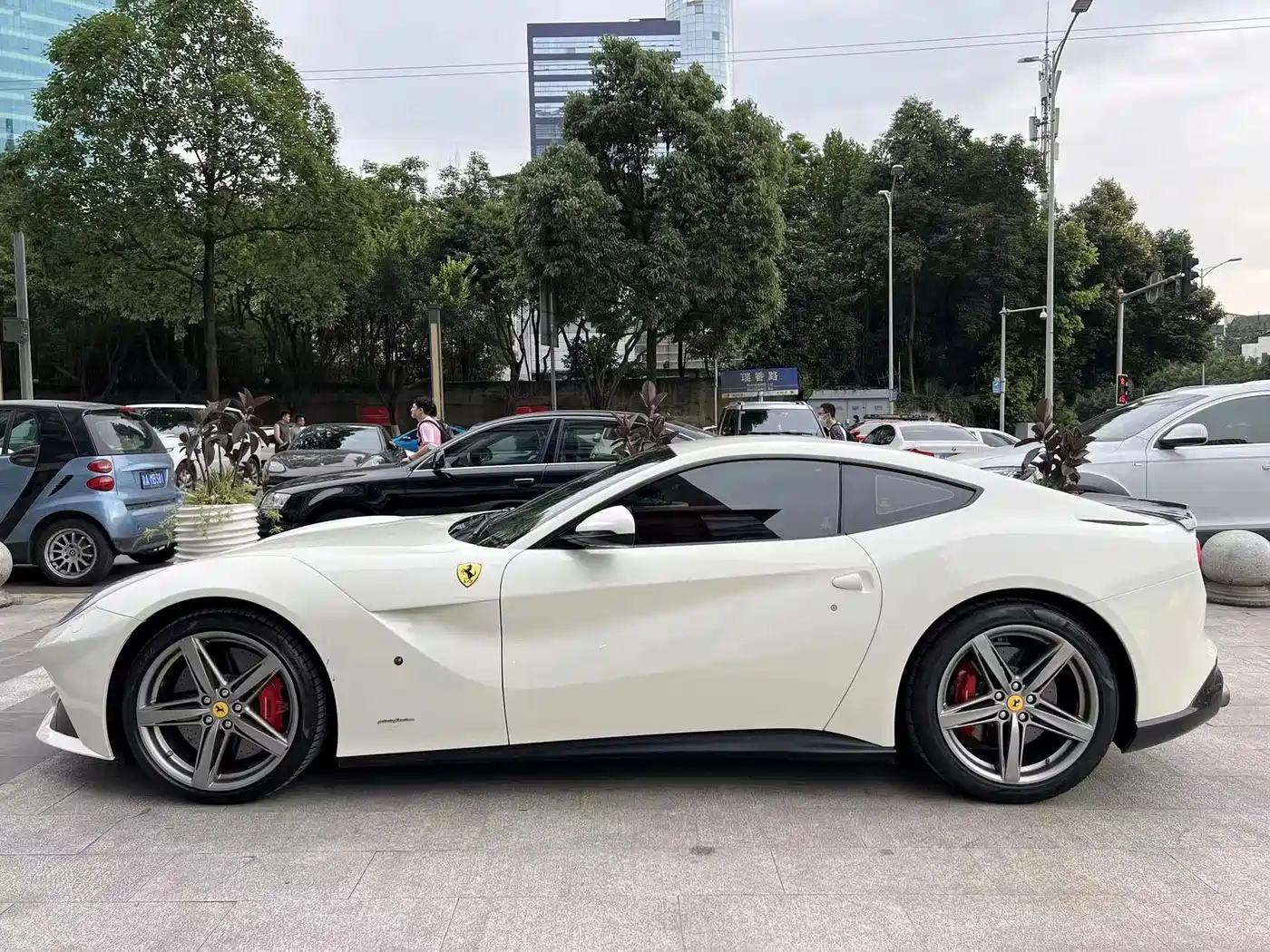 Ferrari F12berlinetta 2015 2013 6.3L Standard