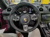 Photo 11 - Porsche 718