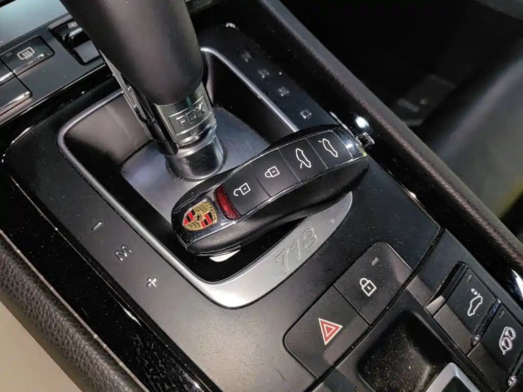 Photo 9 - Porsche 718