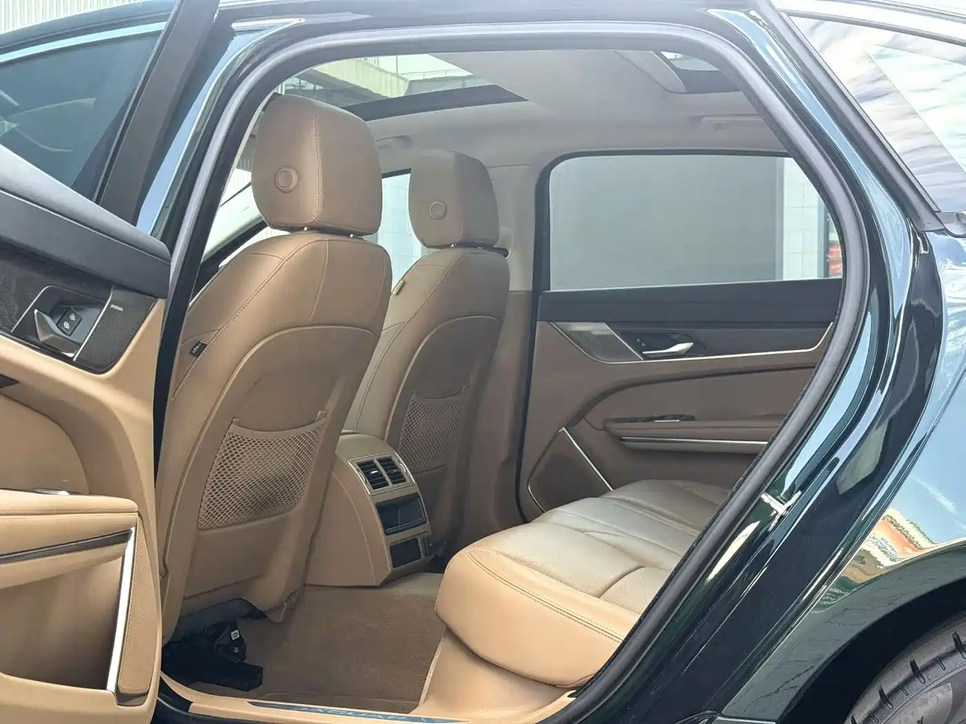 Фото 4 - Jaguar XFL