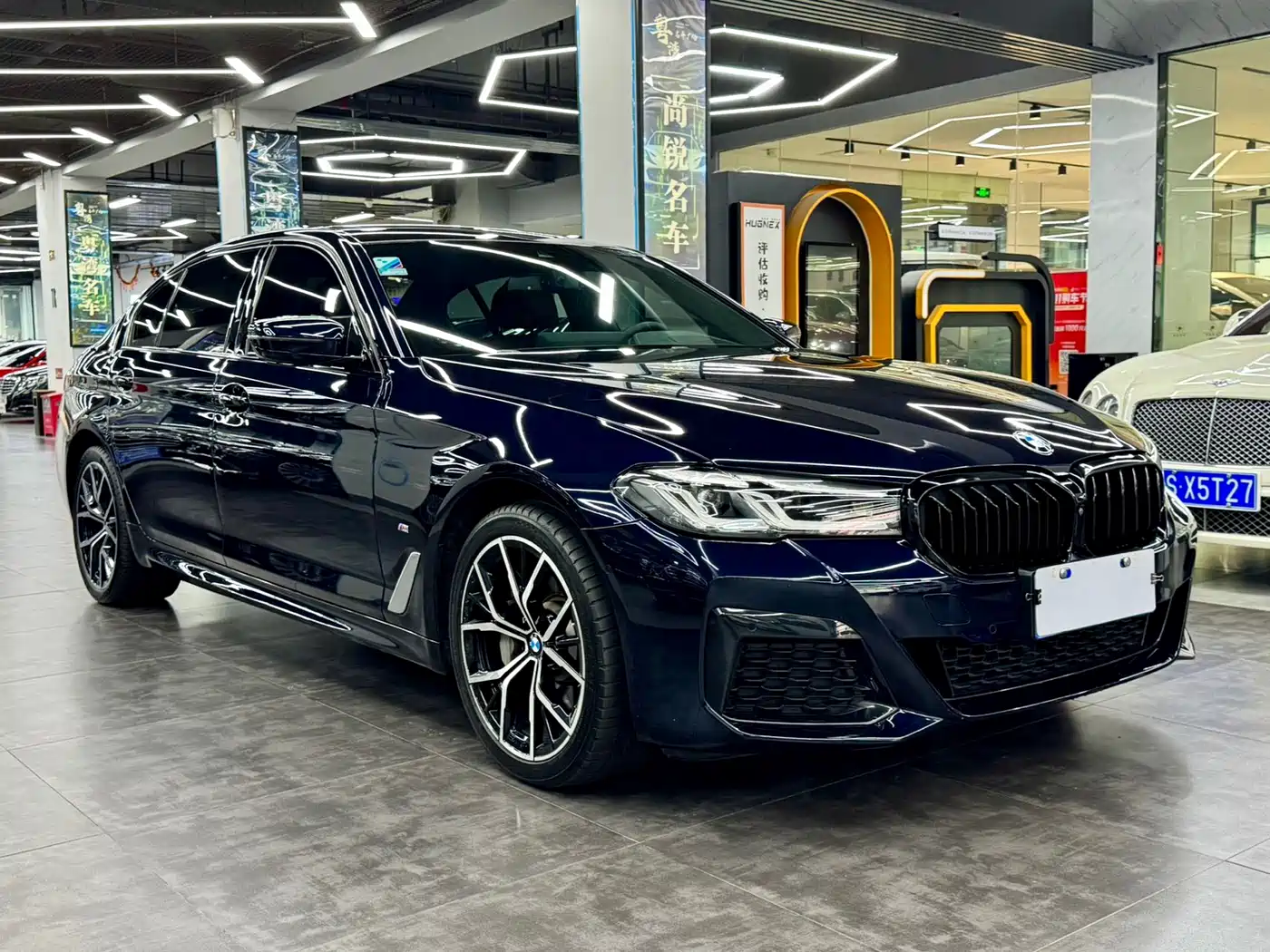 BMW 5 Series 2022 530Li Exclusive M Sport Package фото 3