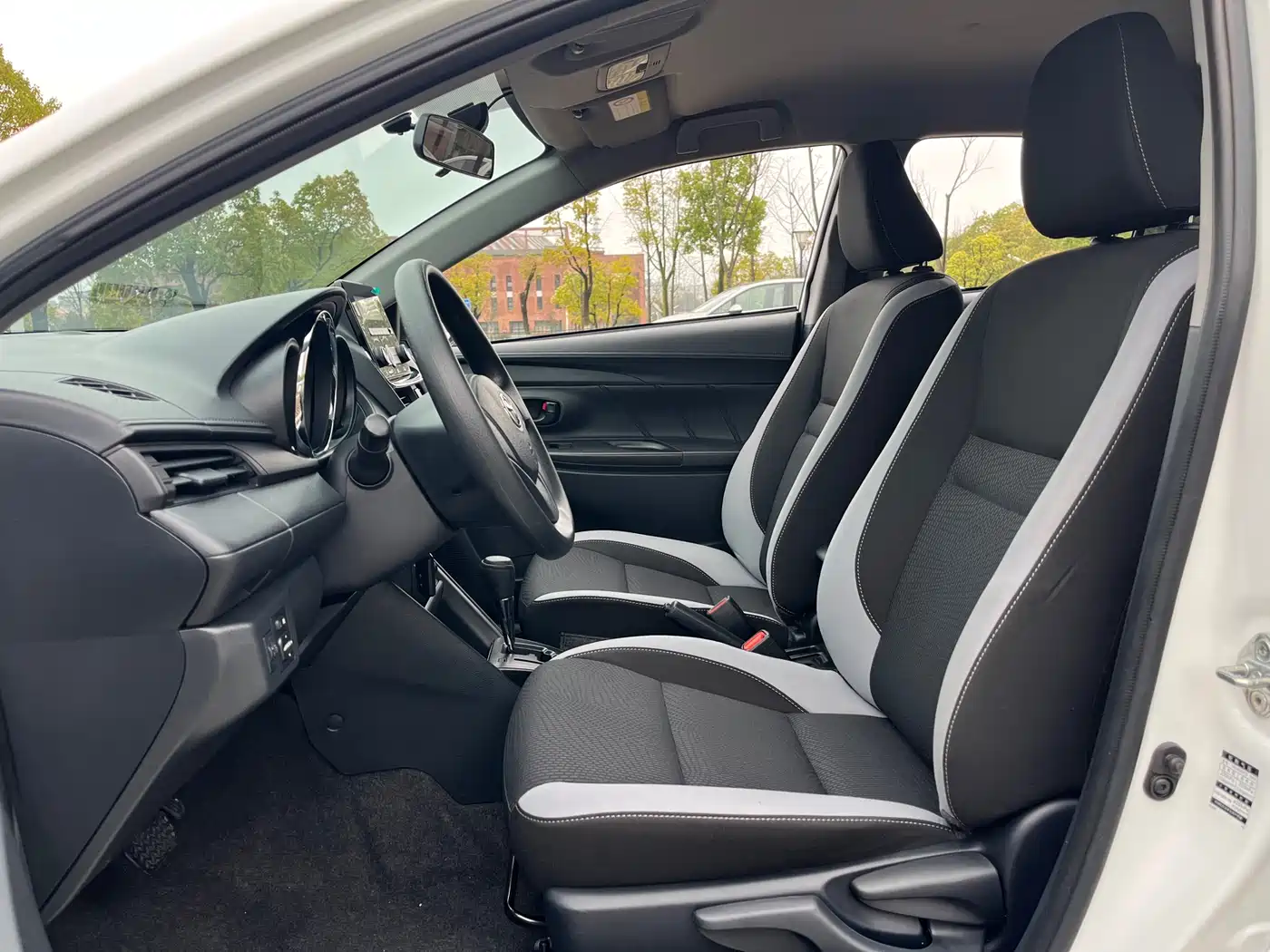 Toyota YARiS L Zhi Xuan 2021 1.5L CVT Leading Edition фото 9